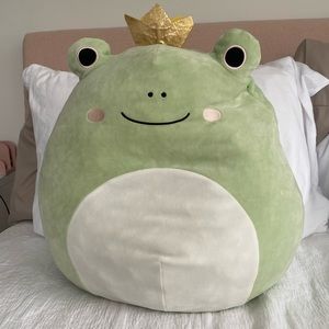 Frog With Crown Squish-mallow